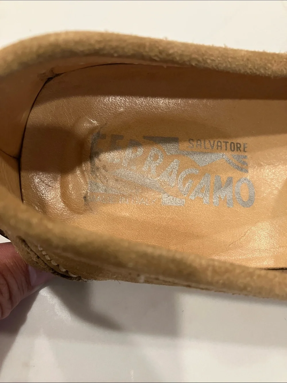 Ferragamo Men's Driving Moccasin Tan Suede w/ Silver Tone Accents Sz 8D - EUC